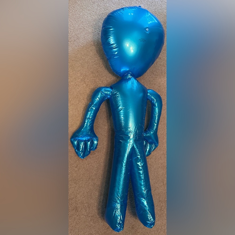 4.5 Ft Metallic Blue Inflatable Alien Toy Figure Blow Up Prop - 4.5 feet - Picture 5 of 11